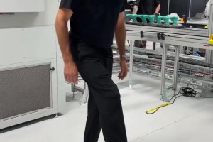 网球天王费德勒向亨利请教足球花活！一学就会直接震惊亨利！⚽