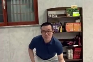 徐静雨此前被网友质疑篮球技术太菜，随后立马上传自己运球训练视频