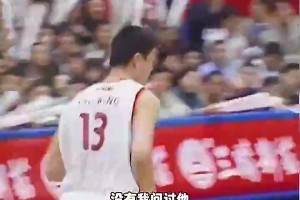 卧槽！是AI吧？空中后空翻+背手反扣？