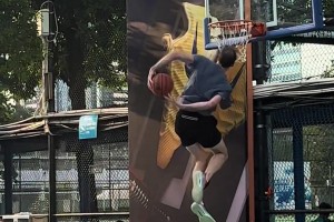 太像那个男人了！模仿帝复刻科比职业生涯名场面