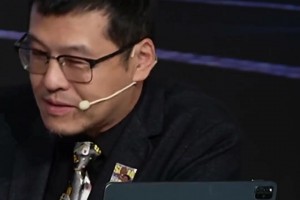 杨毅点评：詹姆斯&库里完全相反选择 但都是伟大的球员！！