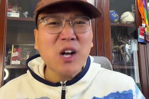 哈哈！这就是今天詹密的反应吧？詹密评湖勇大战：坐山观虎斗